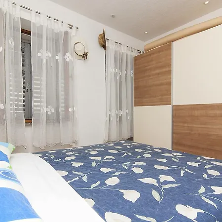 Old Town 91 Apartment *