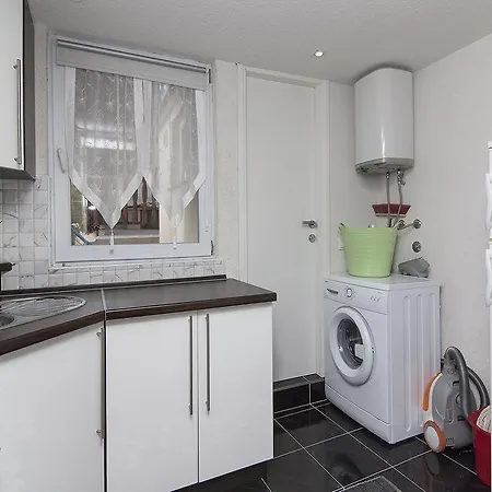 Old Town 91 * بولا